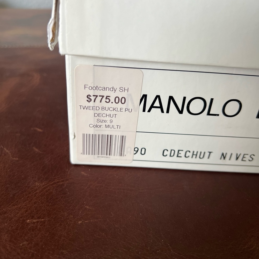 Manolo Blahnik Tweed Buckel Pumps (original box) - Picture 8 of 10